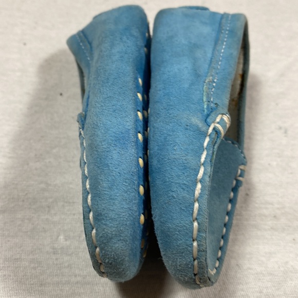 Tod’s Junior baby blue genuine Italian suede  “driving” moccasin unisex loafers - Picture 4 of 9
